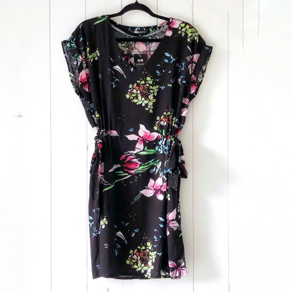 NWT BB Collection Floral Black Midi Tie Waist Dress Size Medium